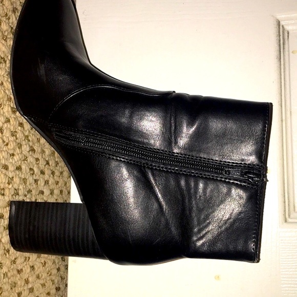 Black booties 3 inch heel size 8 old navy - Picture 7 of 10